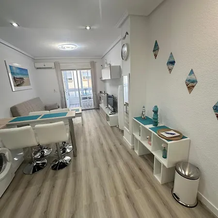 Preciosos Moderno Piso Cerca De La Playa Del Cura Y Todos Servicios En Calle La Loma Torrevieja