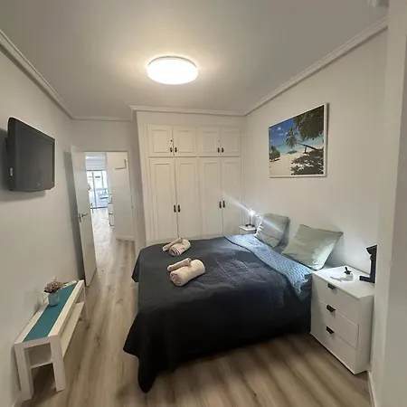 Preciosos Moderno Piso Cerca De La Playa Del Cura Y Todos Servicios En Calle La Loma Apartamento Torrevieja