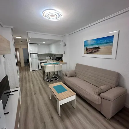 Apartamento Preciosos Moderno Piso Cerca De La Playa Del Cura Y Todos Servicios En Calle La Loma