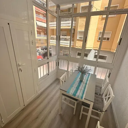 Preciosos Moderno Piso Cerca De La Playa Del Cura Y Todos Servicios En Calle La Loma Apartamento *