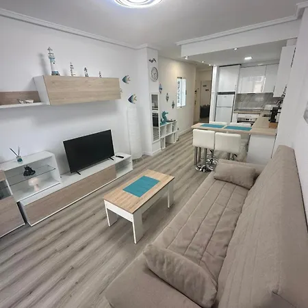 Apartamento Preciosos Moderno Piso Cerca De La Playa Del Cura Y Todos Servicios En Calle La Loma Torrevieja